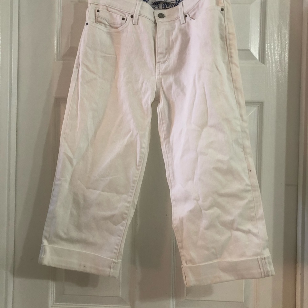 Levi’s 525 “Perfect Waist” Capris - size 10